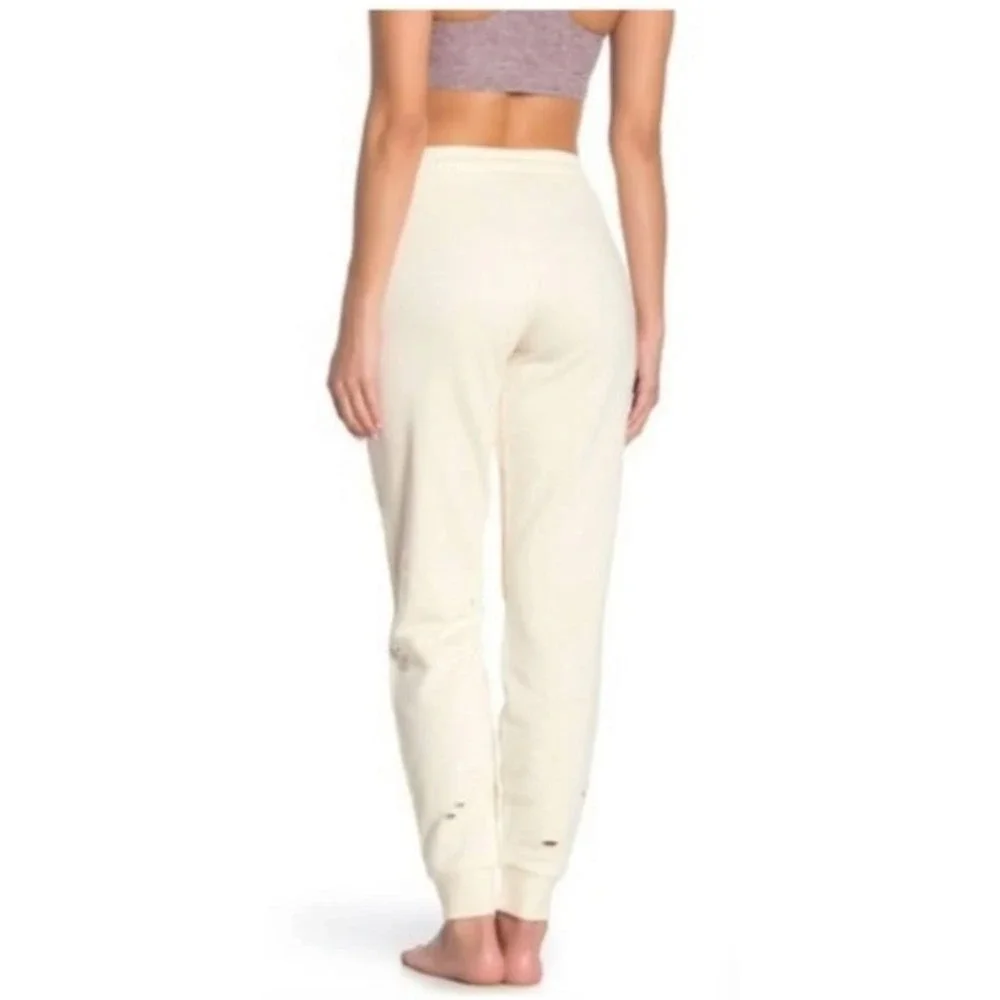 Alo Yoga Fierce Joggers Womens Small Ivory Distressed Ripped Fleece Athleisure